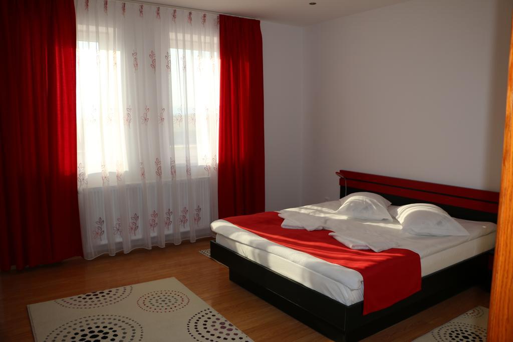 Sanderson Apartments Miercurea Ciuc Zimmer foto