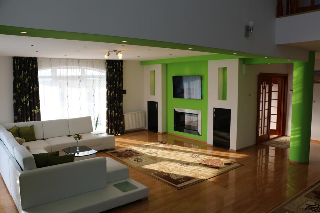 Sanderson Apartments Miercurea Ciuc Zimmer foto